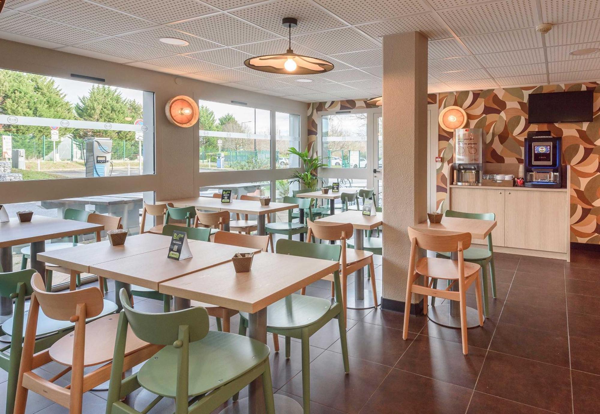 Hotel Cite De L'espace Hurel 2*