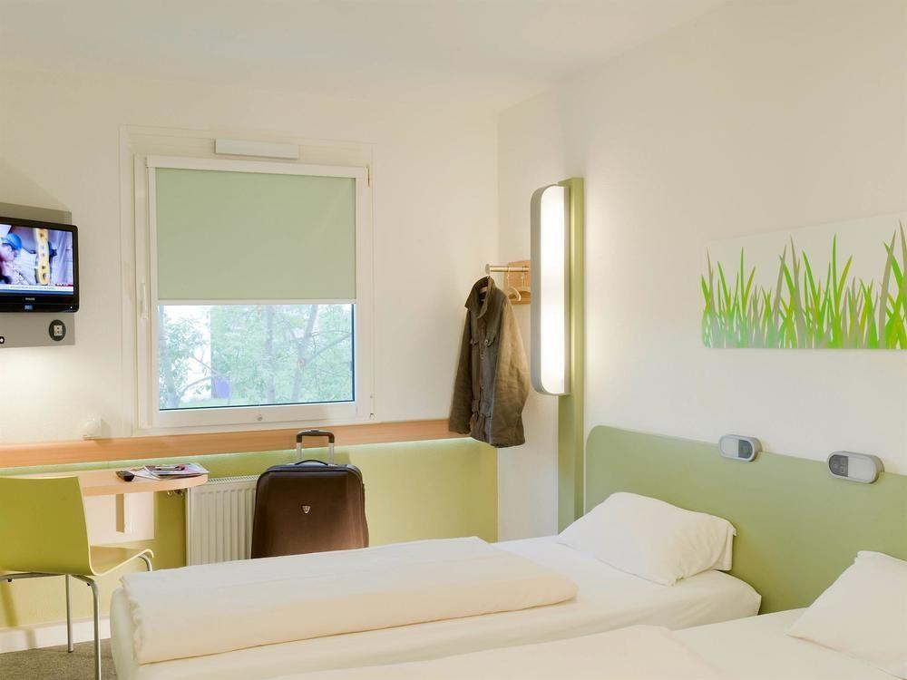 Cite De L'espace Hurel 2* Toulouse