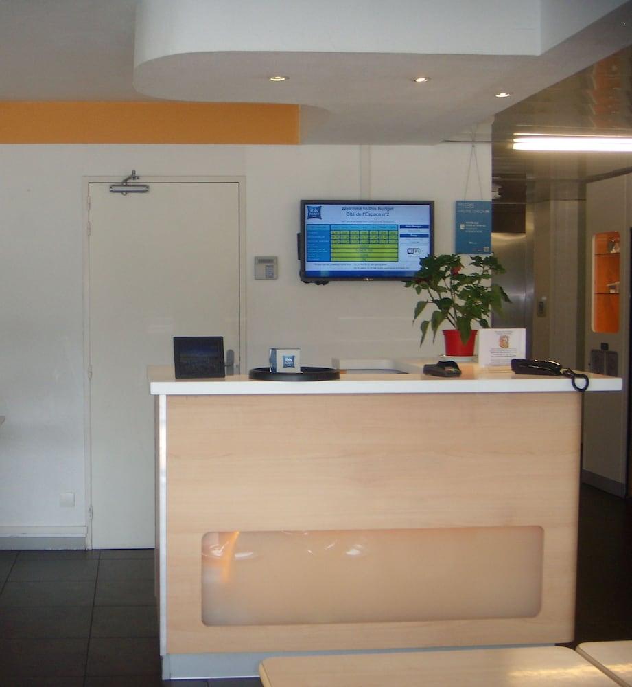 Cité De L'espace Hurel Hotel 2*
